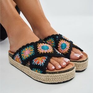 Black Sandals with Platform Sole and Woven Design